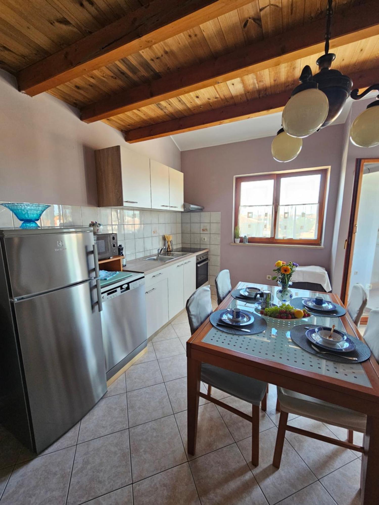 Apartment Neven Rovinj Parking Place מראה חיצוני תמונה